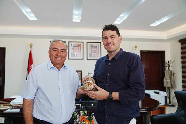 Visite d'Iker Casillas en Jordanie, circuits sportifs en Jordanie, tourisme sportif en Jordanie, visites de célébrités à Pétra, stars du football à Pétra, patrimoine jordanien